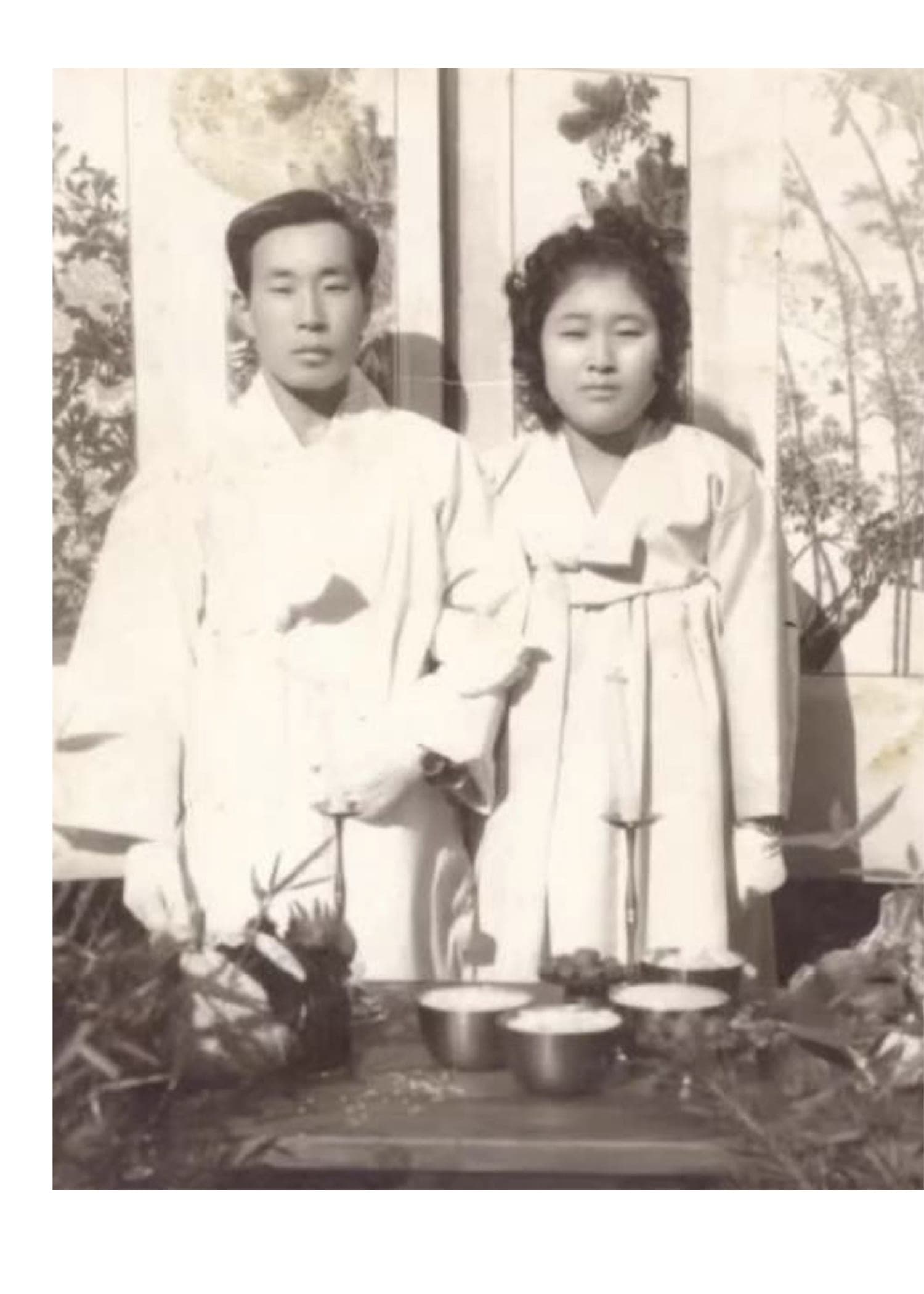 가족 인물 복원 — 한 액자에 모이는 5R 한 장 — before
